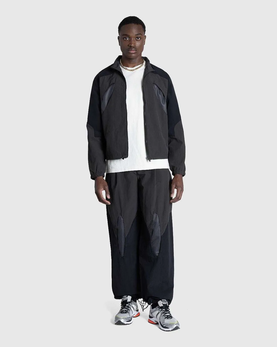 Aperture Trackpant Sort/Morkegron