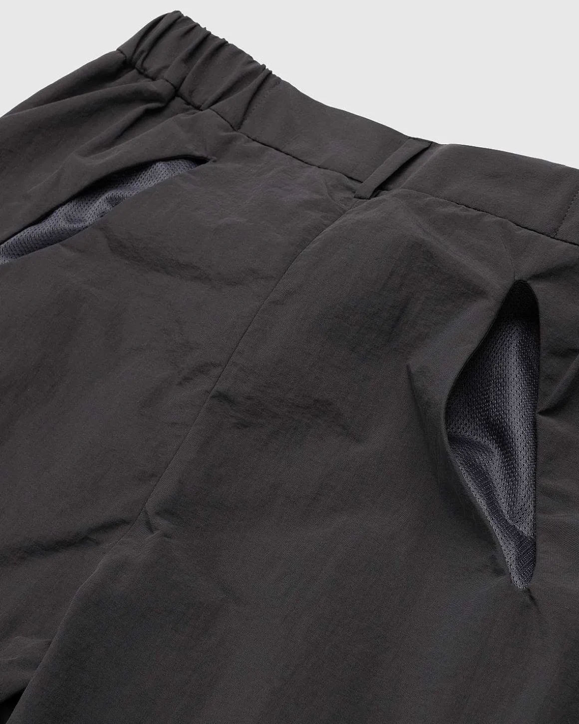 Aperture Trackpant Sort/Morkegron