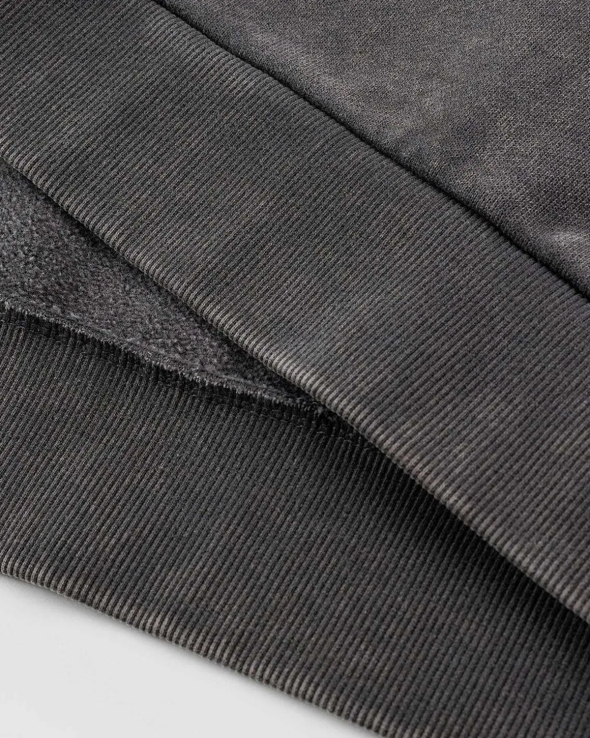 Box Crew Washed Black