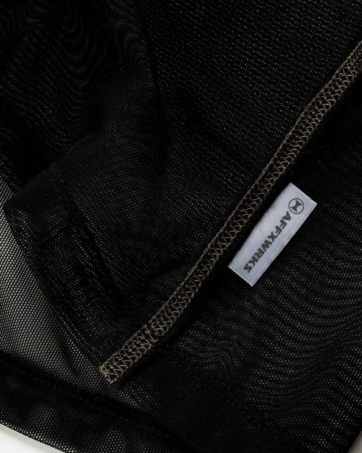 Boxed Pullover Mesh Sort