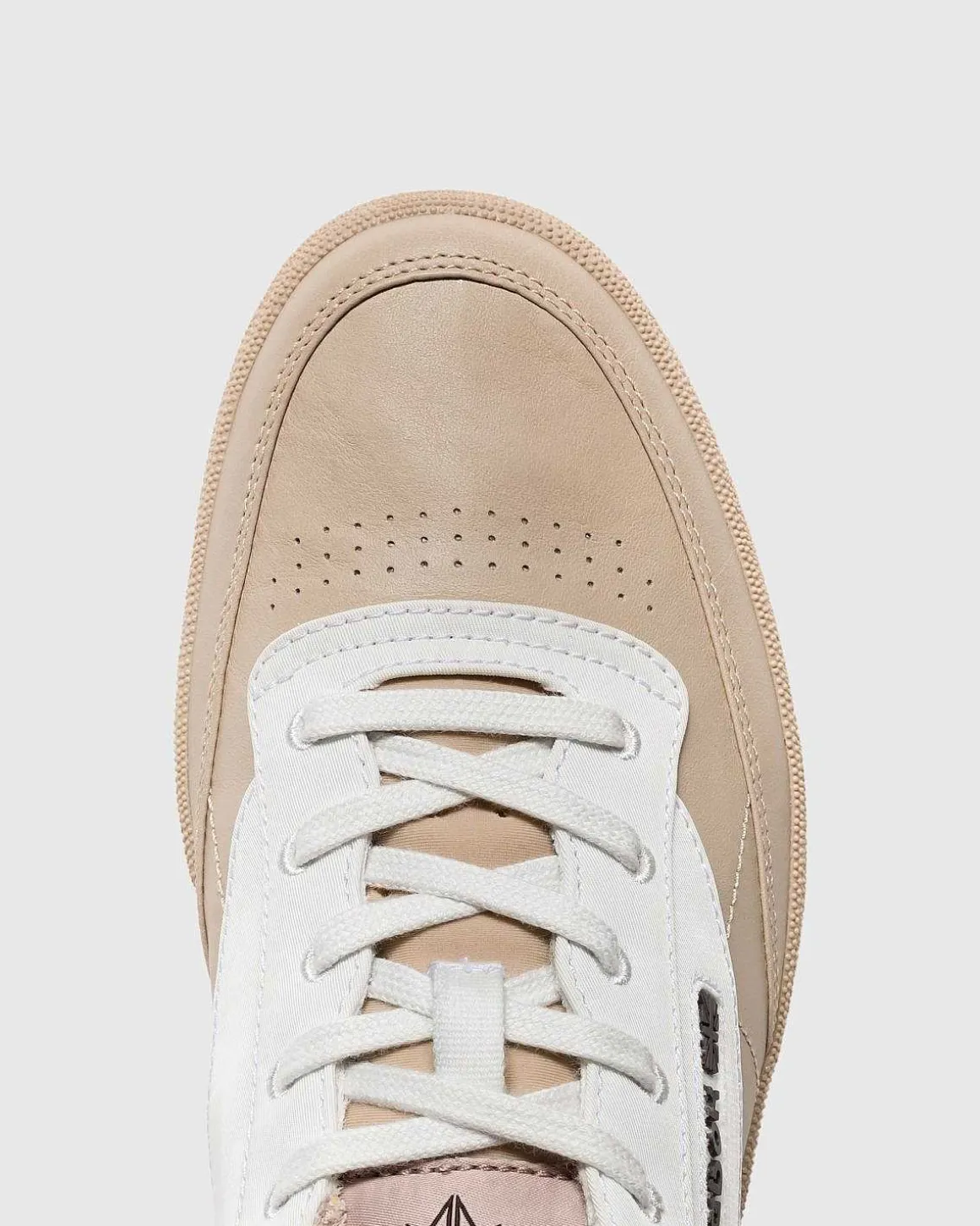 Club C Beige/Lysebla