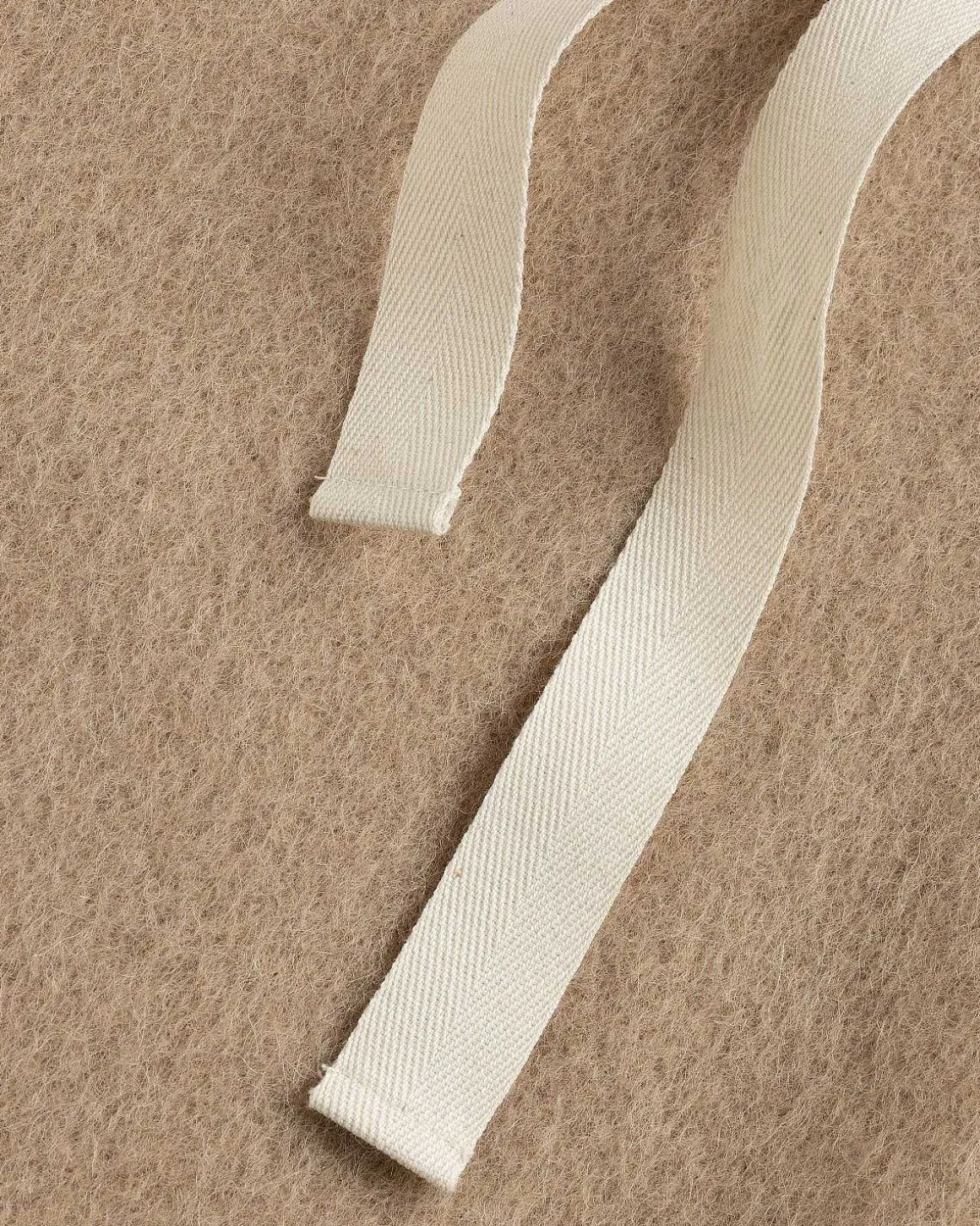 Haettetroje I Borstet Mohair Hazel