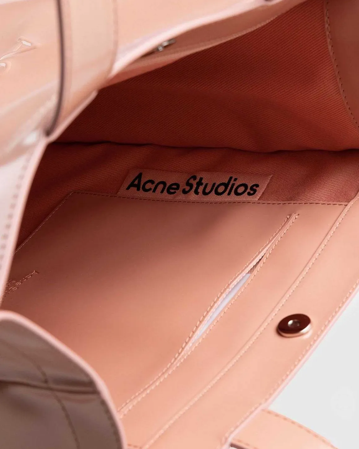 Logo Skulder Mulepose Pink