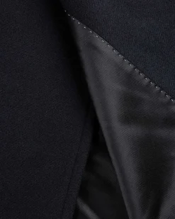 Raven Coat Sort