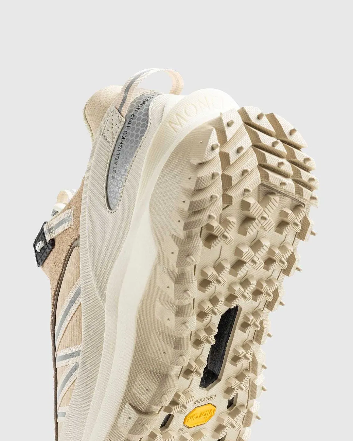 Trailgrip Low Top Sneakers Beige